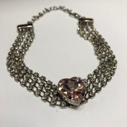 COLAR CHOKER STRASS CORAÇÃO ROSA